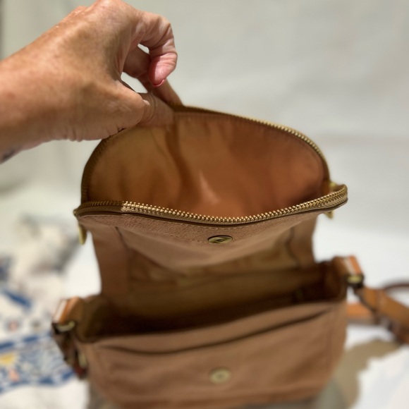 Fossil small crossbody with strap - Picture 5 of 6